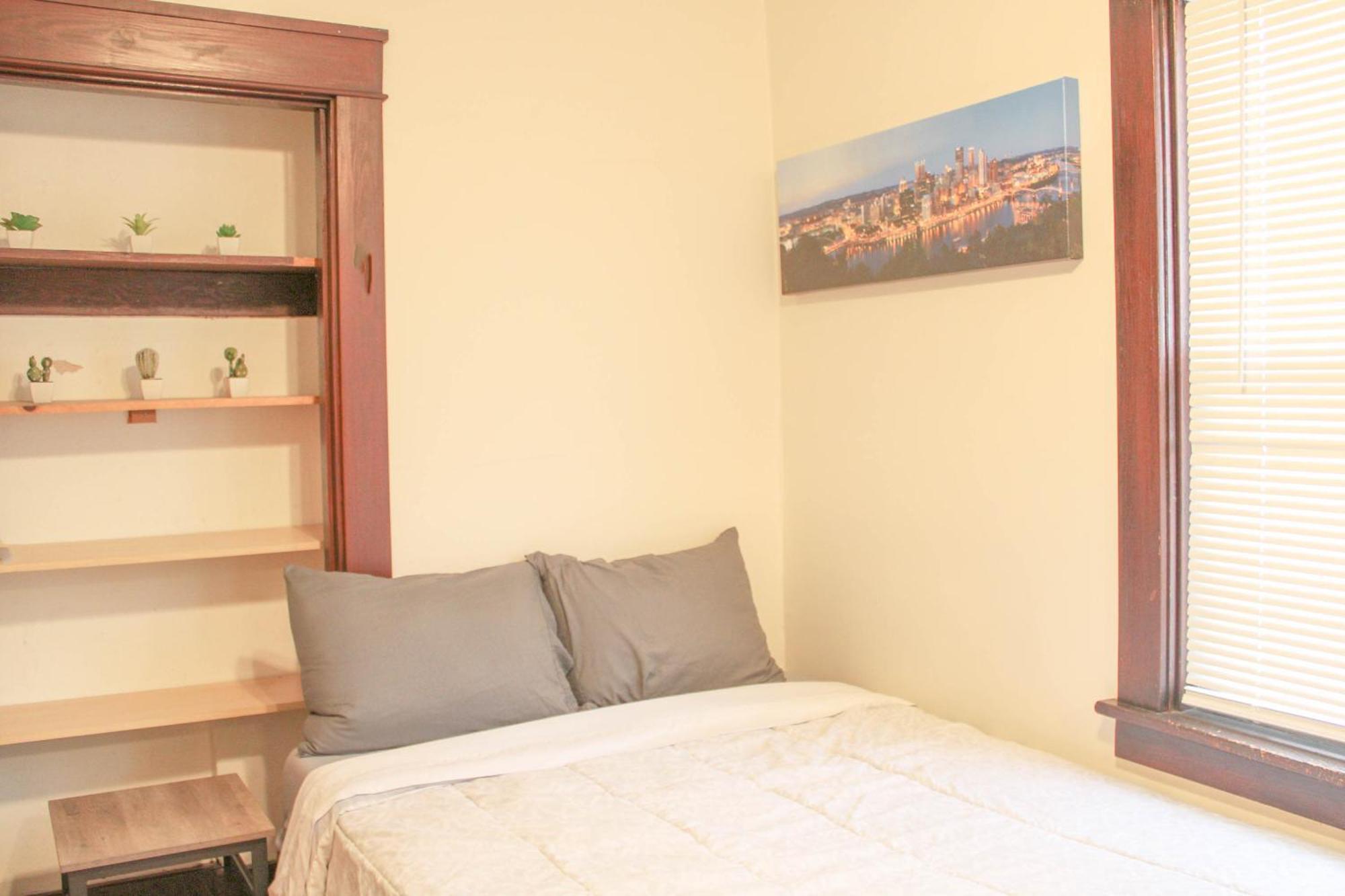 Comfy And Spacious 3 Bedroom - Easy City Access Питтсбург Экстерьер фото